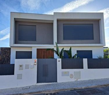 Carvoeira Villa | Vila Gomes