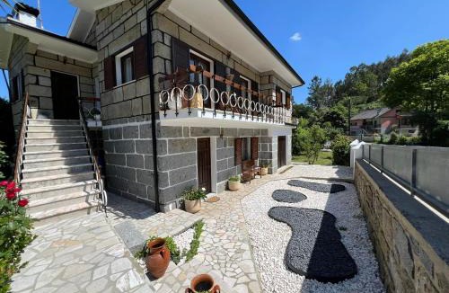 Bouro House | VILA GUIA in Valdreu