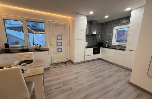Nazare Villa | Vila Melo