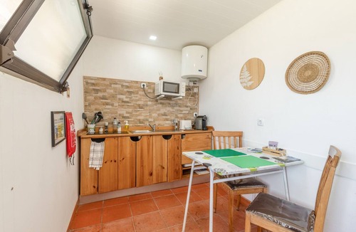Barreiro Apartment | Vila Natura – Secret Refuge S1 with Shared Terrace & Garden, Wi-Fi