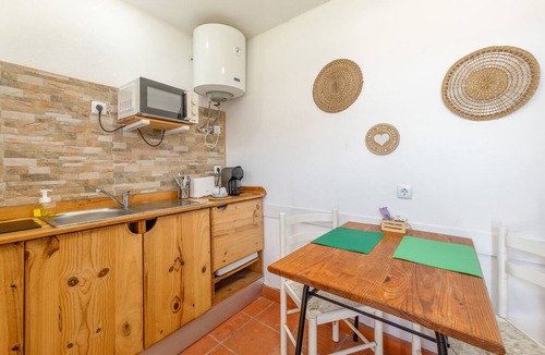 Palhais Apartment | Vila Natura – Secret Retreat S3 with Shared Terrace & Garden, Wi-Fi