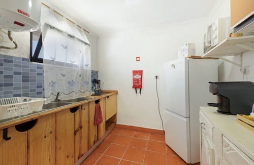 Palhais House | Vila Natura – Secret Retreat T1 with Shared Terrace, Shared Garden and Wi-Fi