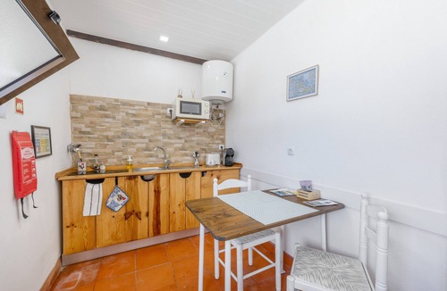 Barreiro Apartment | Vila Natura – Secret Retreat S5 with Shared Terrace & Garden, Wi-Fi