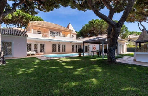 Quarteira Villa | Vilamoura Golf Mansion by Stay ici