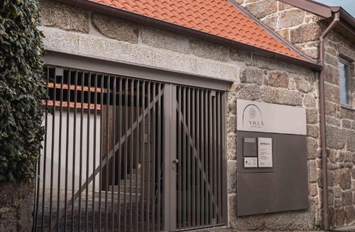 Paredes Villa | Villã - Casas de Campo
