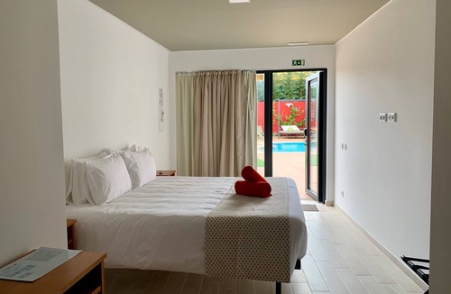 Charneca de Caparica e Sobreda Hotel | Villa 3 Caparica, Lisbon GAY Beach Hotel
