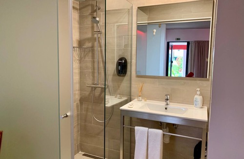Charneca de Caparica e Sobreda Hotel | Villa 3 Caparica, Lisbon GAY Beach Hotel