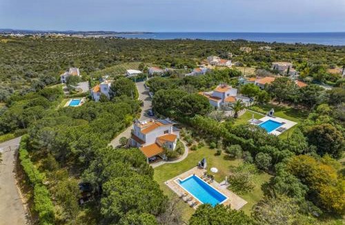 Caramujeira Villa | Villa Amoreira by Villa Plus