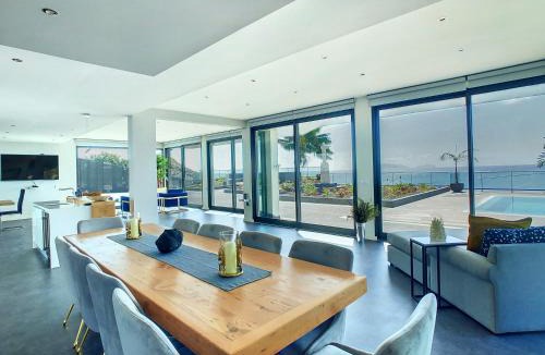 Machico Villa | Villa Bahari - Panoramic Sea View Oasis by LS