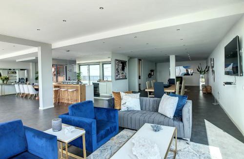 Machico Villa | Villa Bahari - Panoramic Sea View Oasis by LS