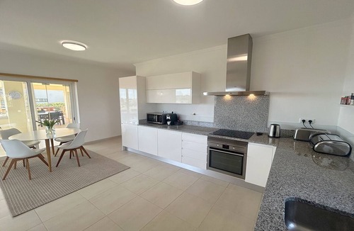 Porto de Mos Villa | Villa Bardi 3 bedroom villa with Jacuzzi