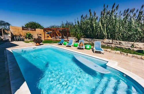 Areia Branca Villa | Villa 'Beachhouse' with Private Pool, Shared Terrace and Wi-Fi