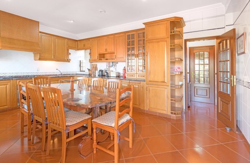 Aldeia de Brescos Villa | Villa 'Beautiful Deluxe 4 Bedroom' with Private Pool, Garden & Wi-Fi
