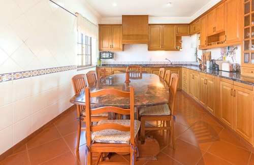 Aldeia de Brescos Villa | Villa 'Beautiful Deluxe 4 Bedroom' with Private Pool, Garden & Wi-Fi