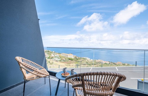 Canico Villa | Villa Bela Horizonte by GALMI