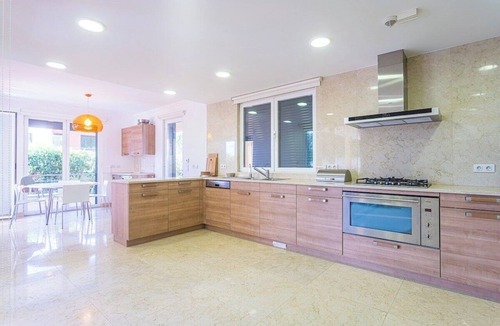 Cascais Villa | Villa Belga Queen - Private holiday villa in Cascais with AC, heated pool,football table and tennis table