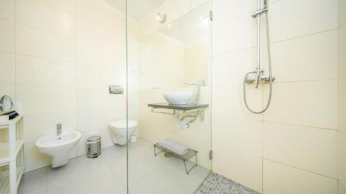 Vale de Centianes Villa | Villa Bloom Coast - Moradias com 2 Piscinas Aquecíveis e BBQ