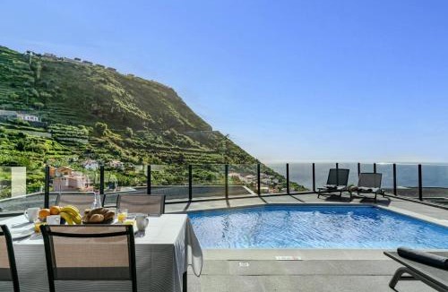 Arco da Calheta Villa | Villa Calheta Charm by Villa Plus