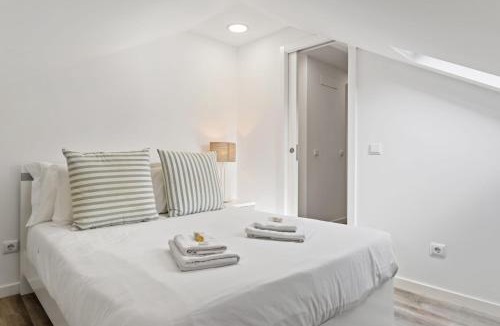 Santo Antonio Villa | Villa Camelia by Homie