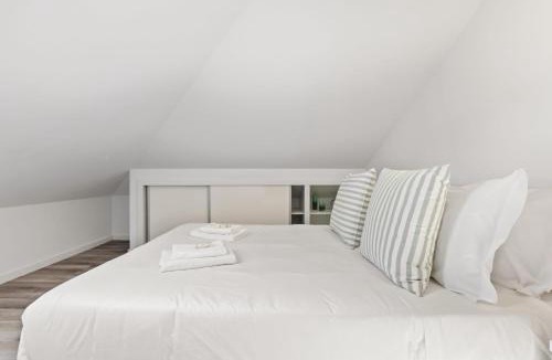 Santo Antonio Villa | Villa Camelia by Homie