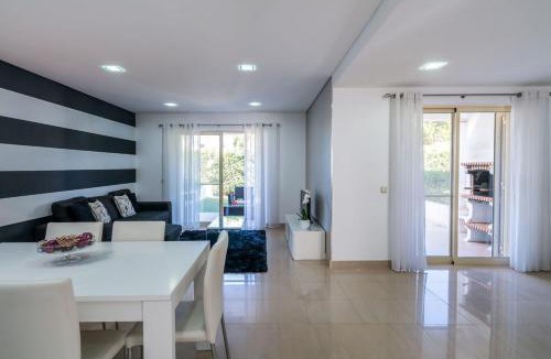 Castelo House | Villa Cantinho by Intiholidays