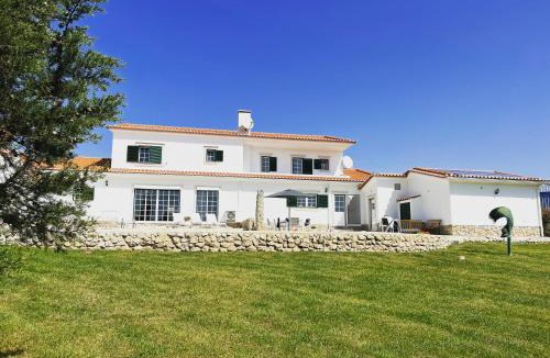 Ribamar Villa | Villa Casa Branca - with Private Pool & Big Garden