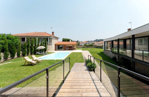 Castelo do Neiva Villa | Villa 'Casa Do Avô' with Sea View, Private Pool and Wi-Fi