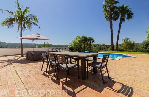 Apra Villa | Villa 'Casa Jonquilles' with Mountain View, Wi-Fi and Air Conditioning