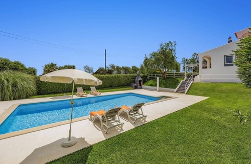 Caramujeira Villa | Villa Casa Pimenteira by Villa Plus