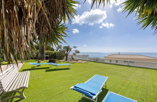Luz Villa | Villa 'Casa Romana' with Sea View, Shared Pool and Wi-Fi