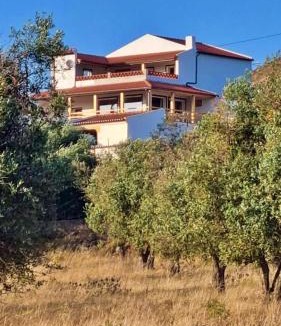 Avis Apartment | Villa com Piscina Privada para 6 Pessoas Casa dos Filhos dos Padeiros