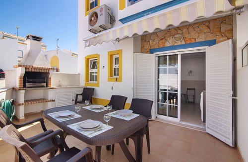 Manta Rota Villa | Villa 'Constança' with Shared Pool, Wi-Fi and Air Conditioning