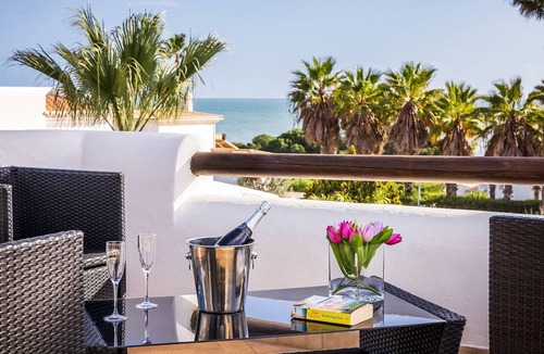 Albufeira Villa | Villa Coral | Sea View | Private Pool | 450m from Beach