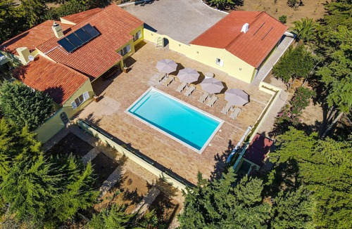 Funchal Villa | Villa Dean: Private Pool | For Families | AC & WI-FI | Near Golf Course