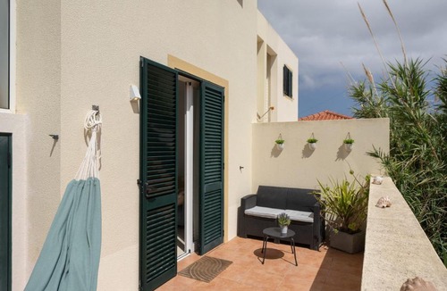 Pedras Pretas House | Villa Dragoeiro by an island apart