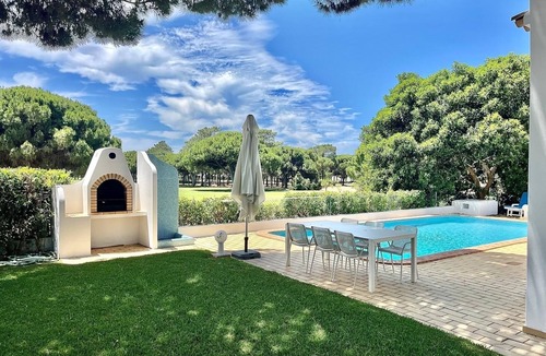 Quarteira House | Villa du Golf III-garden and private pool-air conditioning-5 minutes from the beach