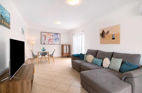 Manta Rota Villa | Villa Essence of Grey