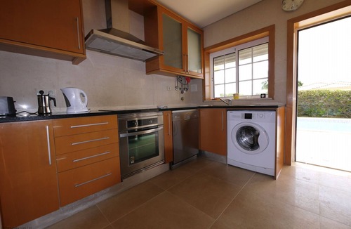 Branqueira Villa | Villa Estrelicia, Albufeira. A/C Quality, Very Private, 5 Bedroom Luxury Villa. For 10-12 persons