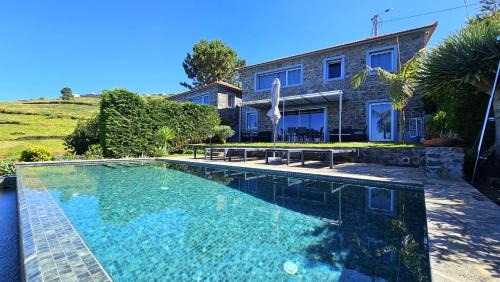 Prazeres Villa | Villa Fauna Calheta Infinity Pool & Nature Views