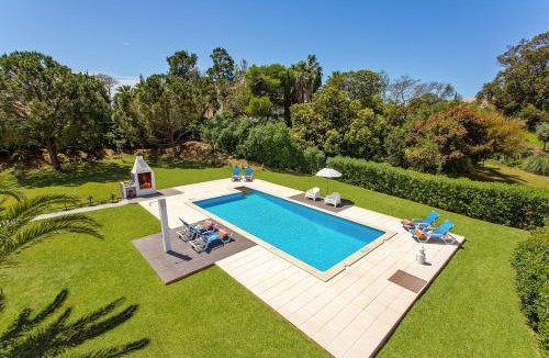 Caramujeira Villa | Villa Figueiras by Villa Plus