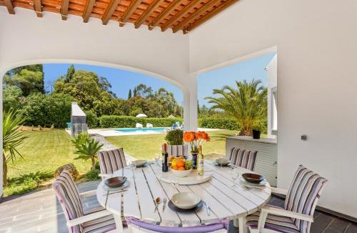 Caramujeira Villa | Villa Figueiras by Villa Plus