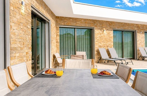 Nadadouro Villa | Villa Flamingo - BY SCH