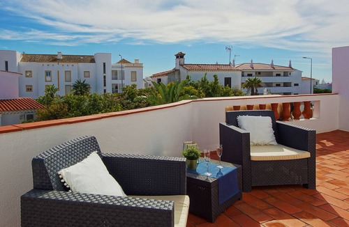 Areias de Sao Joao Villa | VILLA FRANCELLA - Ideal location for families & friends.