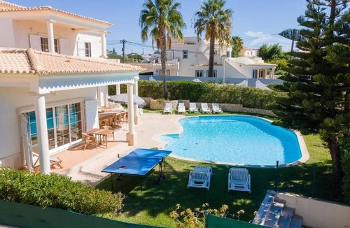 Vila do Conde Villa | Villa Gale Grande - bright airy property with a private pool