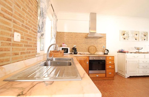 Junqueira Villa | Villa 'Grandvale' with Private Terrace, Wi-Fi and Air Conditioning