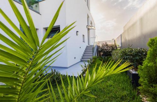 Canico House | VILLA HELENA Pearl Apartment