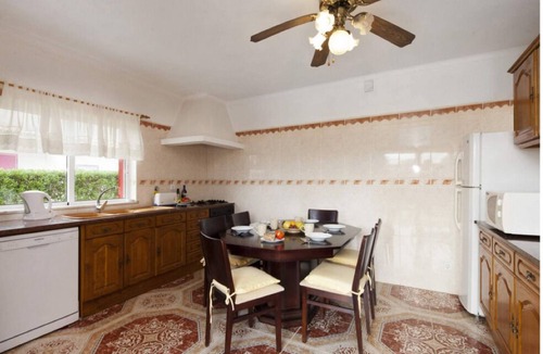 Alporchinhos Villa | Villa in Alporchinhos (Porches) within walking distance to the beach.