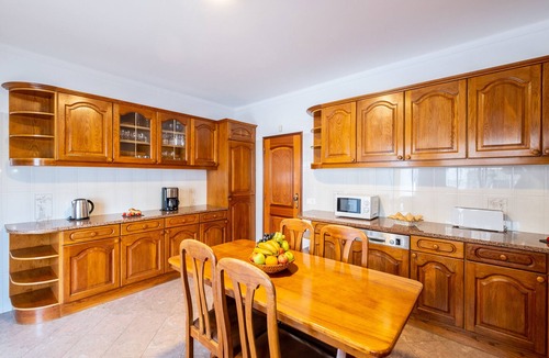 Gale Villa | Villa in Galé w/pool, BBQ & sea view