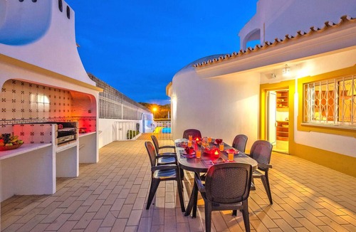Gale Villa | Villa in Galé w/pool, BBQ & sea view