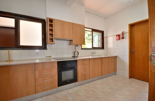 Quarteira Villa | Villa in Vilamoura with Pool near Golf Course